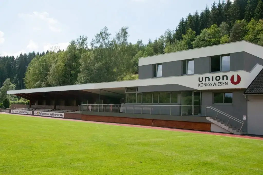 Neubau des Klubgebäudes