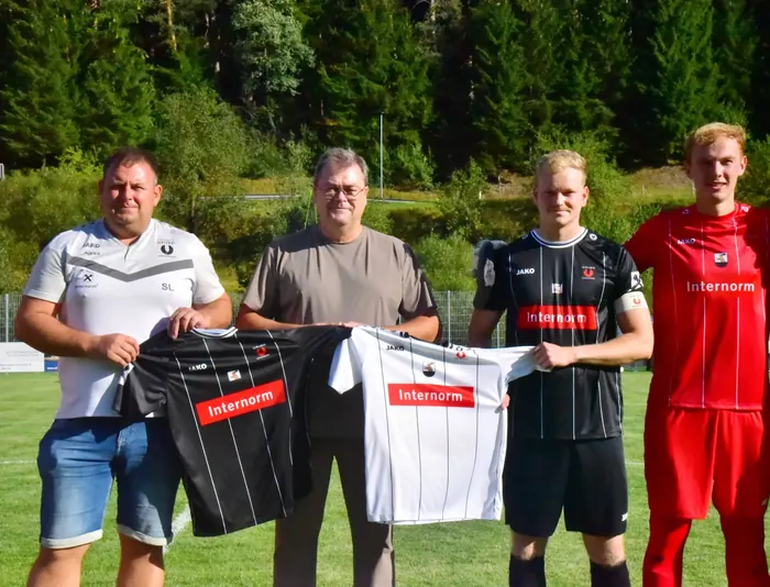 NEUE DRESS FÜR DIE UKW !