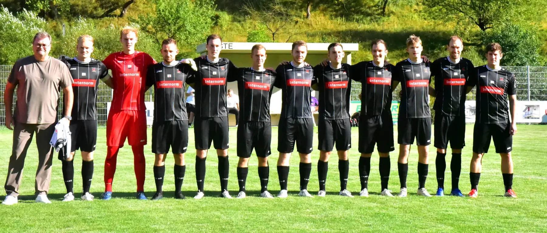 NEUE DRESS FÜR DIE UKW !